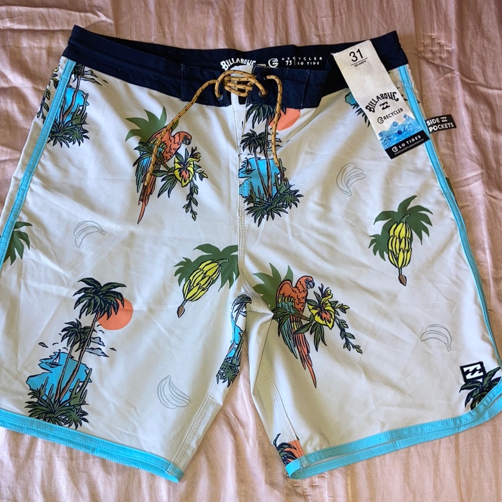New with Tags Billabong Lo Tide Boardshorts